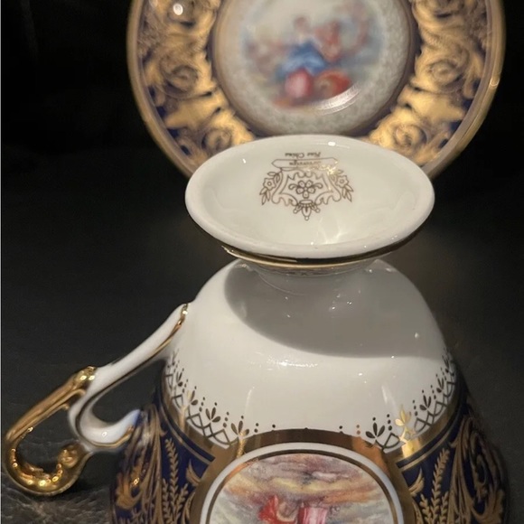 Sovereign Fine China Rare Vintage - Gold Blue & Women Design Teacup and Saucer - Picture 4 of 6